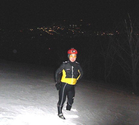 Dr.K avec la vue nocturne d'Otaru