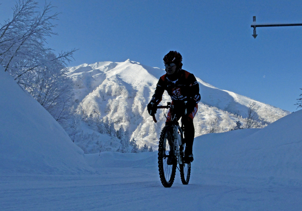 Mt.Furanodake et la lune