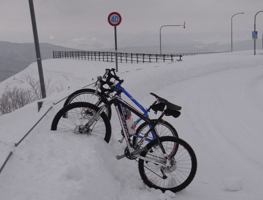 Snow road racing bikes and the Lake Toya