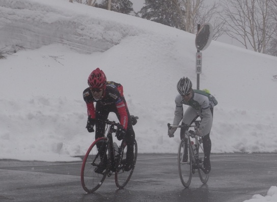 K and Mr.Suzuki on the climb