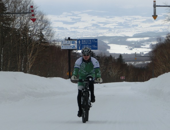 Mr.Suzuki on the climb