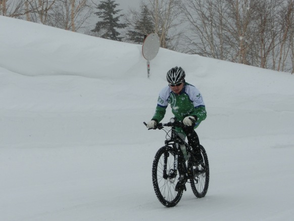 Mr.Suzuki on the climb