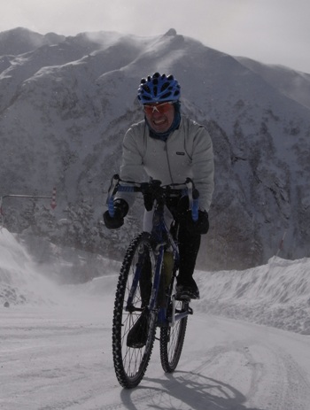 Dr.Yamamoto with the Mt.Furanodake