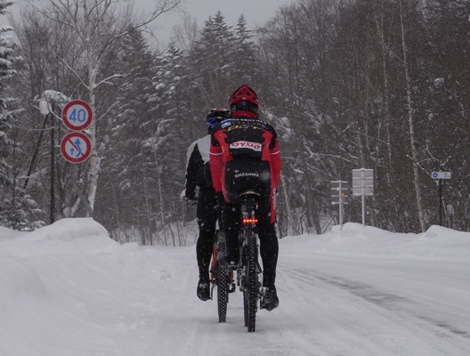 Mr.Suzuki and K in the climb