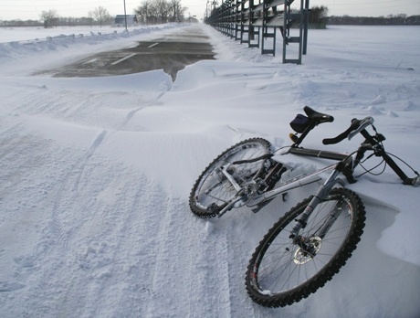 Snowdrift and Tesseract's bike in Oyafuru