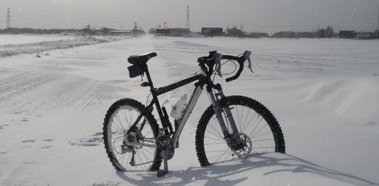 Tesseract's road racing bike for snow