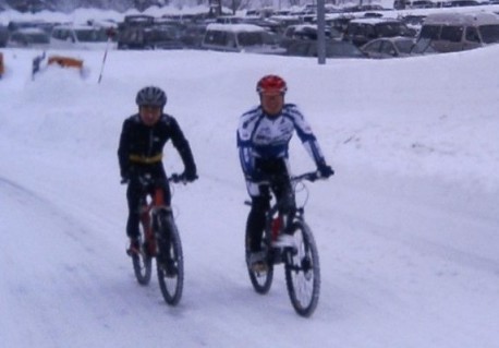 Dr.K et M.Takahashi dans la montée du Col d'Asari