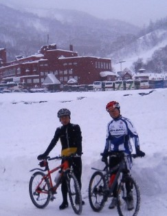 Dr.K and Mr.Takahashi at Sapporo Kokusai