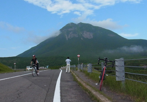 Panman at the summit of the Shiretoko Pass