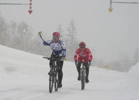 Mr.Takahashi and Tesseract at the Second Kenashi Pass