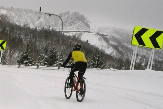 Dr.K dans la montée du Col de Tohmaru