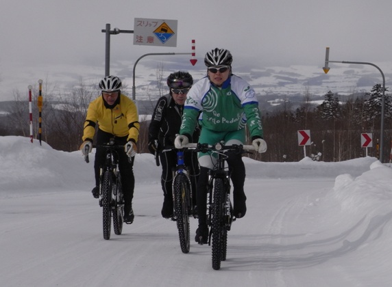 Mr.Suzuki, Dr.K and Dr.Zen on the climb