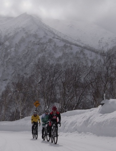 K, M.Suzuki et Dr.Zen dans la montée