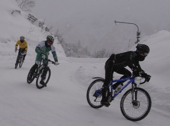 Dr.K, Mr.Suzuki and Dr.Zen on the downhill