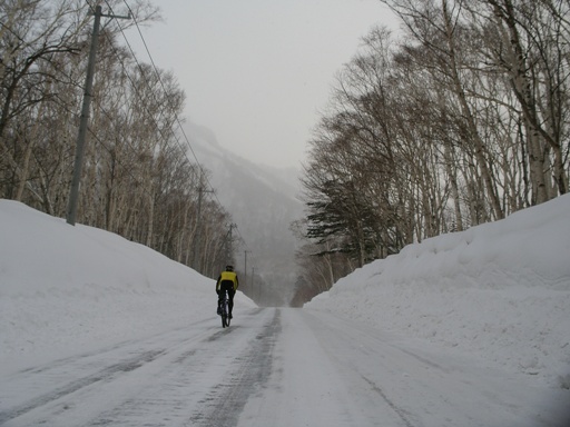 Dr.K on the ascent of the Mt.Teine