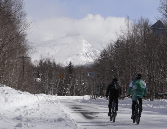 Mr.Suzuki and Dr.K on the climb